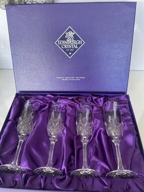 VINTAGE UNUSED EDINBURGH CRYSTAL 1867 FROM SCOTLAND 4 FLUTE CHAMPAGNE GLASSES